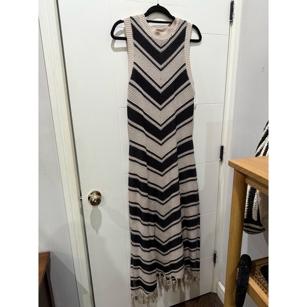Kivari Chevron Patterned Sleeveless Maxi Dress